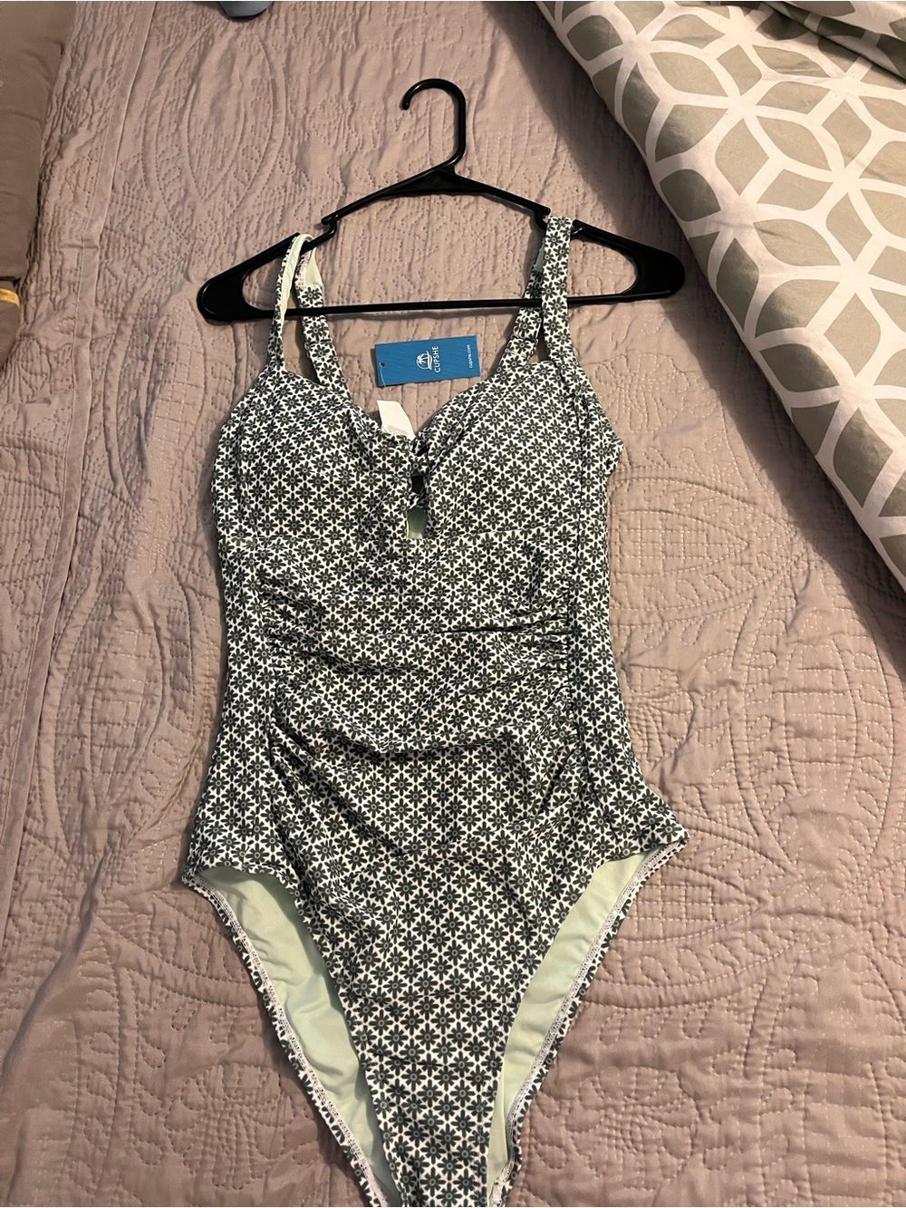 Cupshe green & White Geometric One-Piece Swimsuit